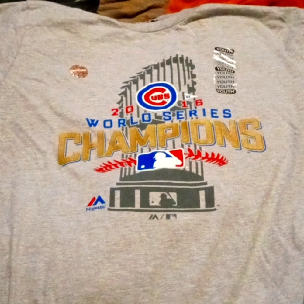 NWT majestic cubs world series youth TSHIRT
